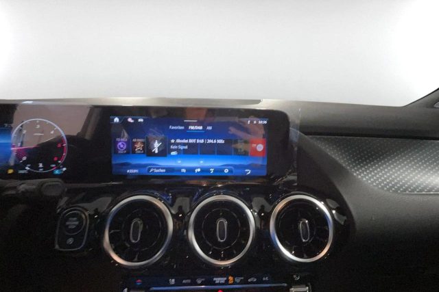 MERCEDES-BENZ GLA 200 usata, con Portellone posteriore elettrico