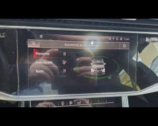 AUDI Q8 usata, con Portellone posteriore elettrico