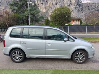 VOLKSWAGEN Touran usata, con Chiusura centralizzata