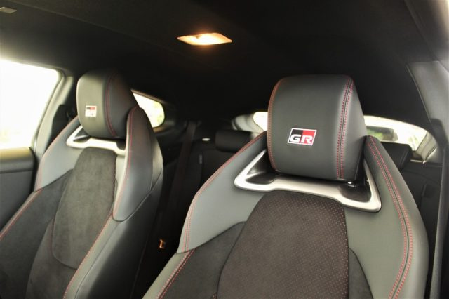 TOYOTA Yaris usata, con ESP