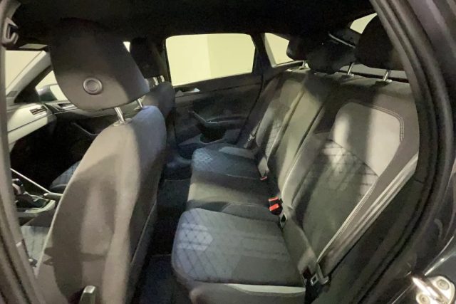 VOLKSWAGEN Taigo usata, con Autoradio