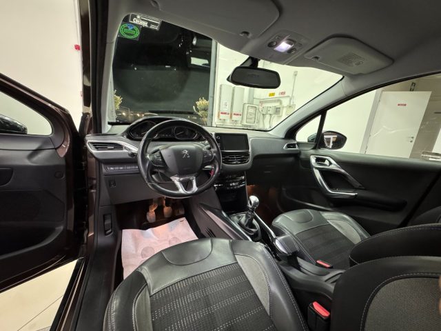 PEUGEOT 2008 usata, con Fari Xenon
