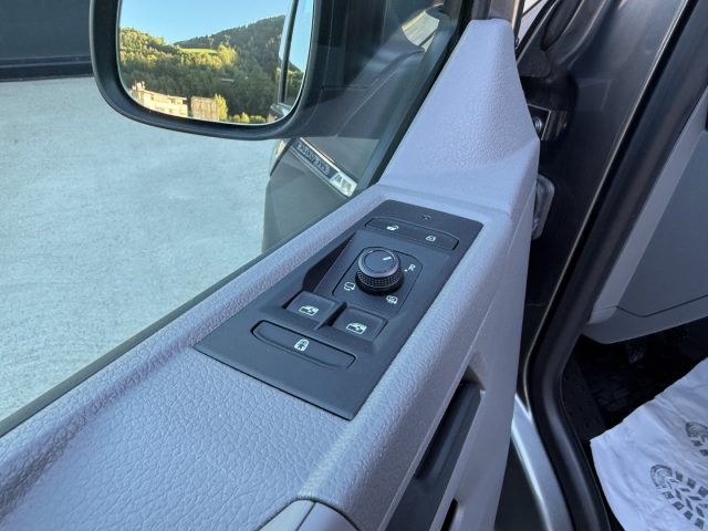 VOLKSWAGEN Caravelle usata, con Alzacristalli elettrici