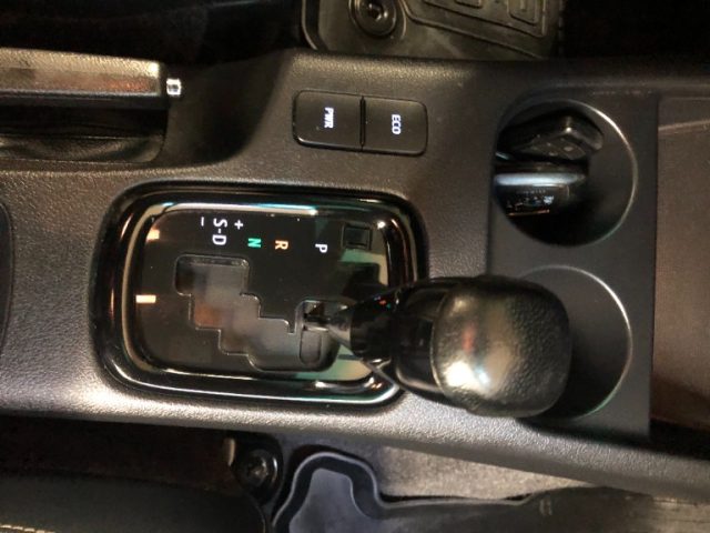 TOYOTA Hilux usata, con Bluetooth