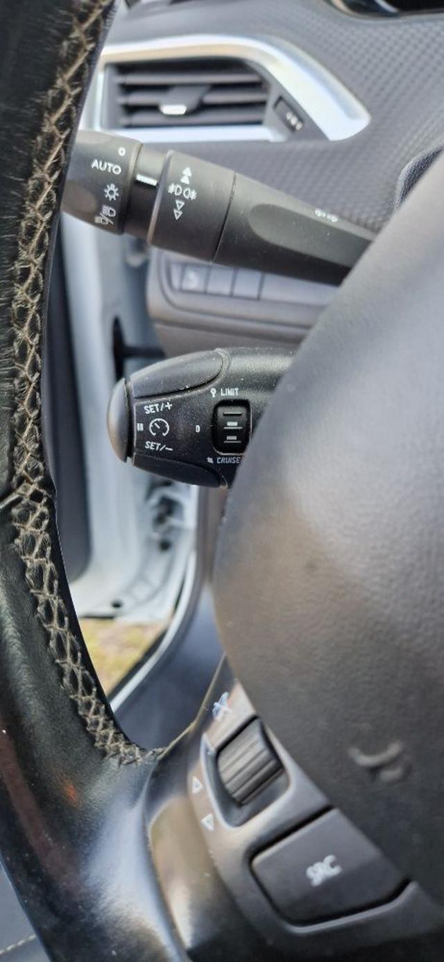 PEUGEOT 2008 usata, con Controllo trazione
