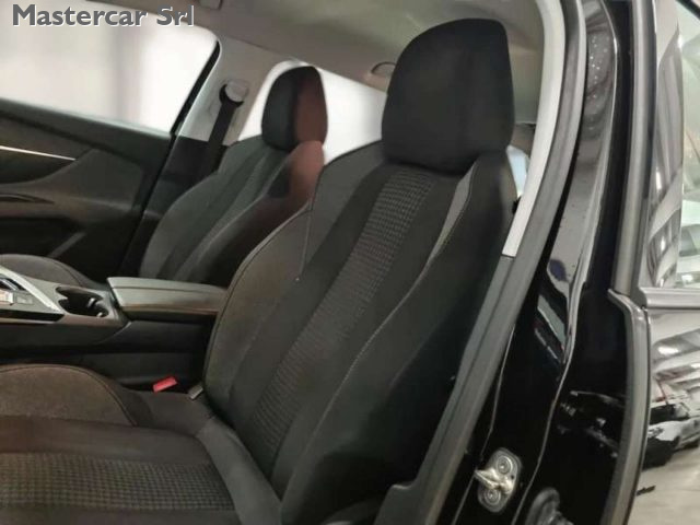 PEUGEOT 5008 usata, con Climatizzatore