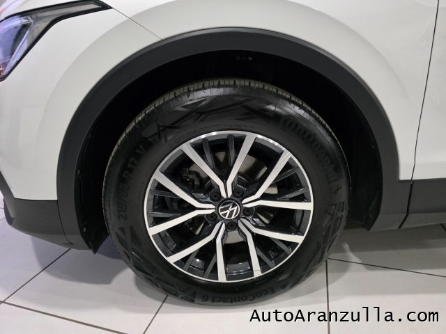 VOLKSWAGEN Tiguan usata, con Bracciolo