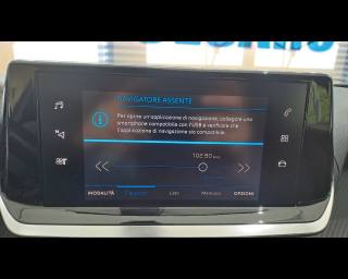 PEUGEOT 2008 usata, con Volante in pelle