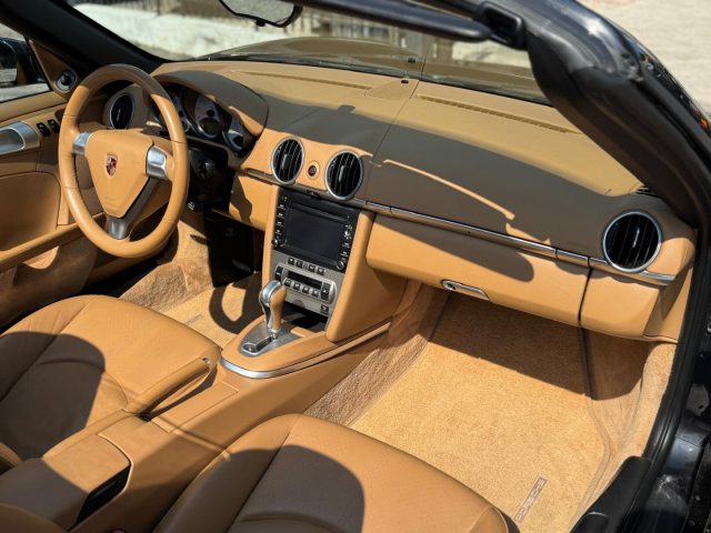 PORSCHE Boxster usata, con Leve al volante