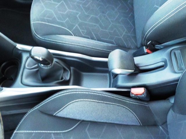 PEUGEOT 2008 usata, con Sistema di navigazione