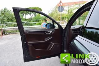 PORSCHE Macan usata, con Fendinebbia