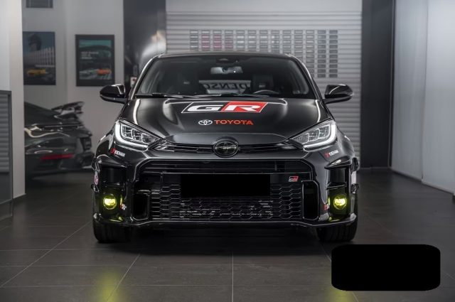 TOYOTA Yaris usata, con Airbag