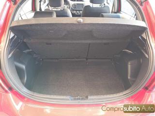 TOYOTA Yaris usata 31