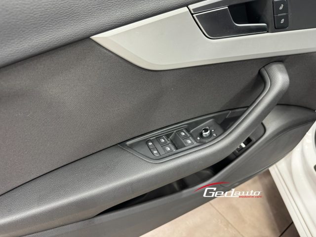 AUDI A4 usata, con Controllo automatico clima