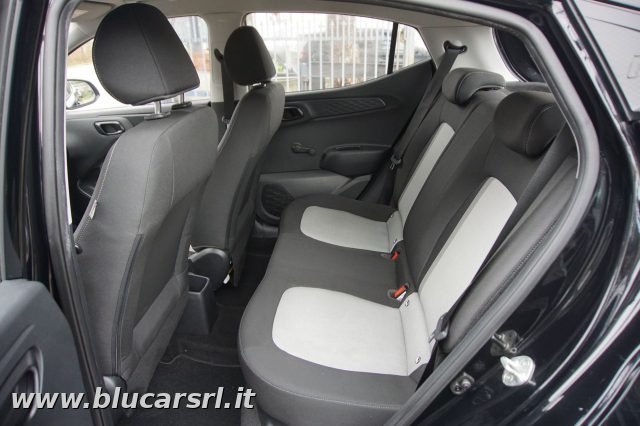 HYUNDAI i10 usata 10