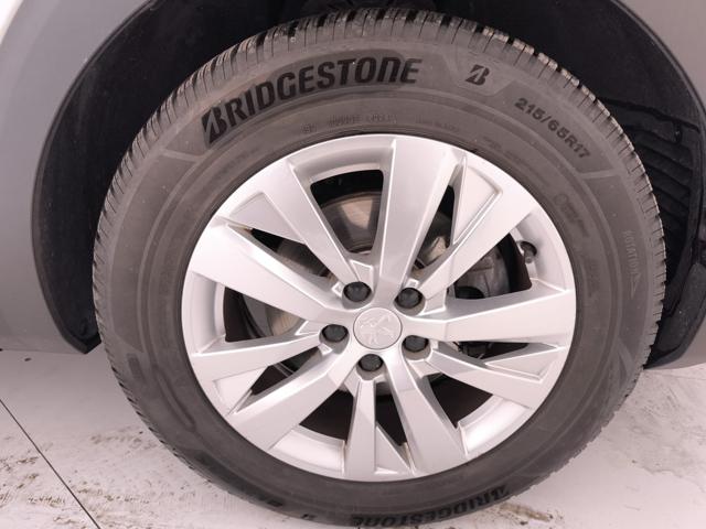 PEUGEOT 3008 usata, con Sensori di parcheggio posteriori