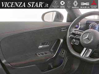 MERCEDES-BENZ CLA 200 usata, con Controllo automatico clima