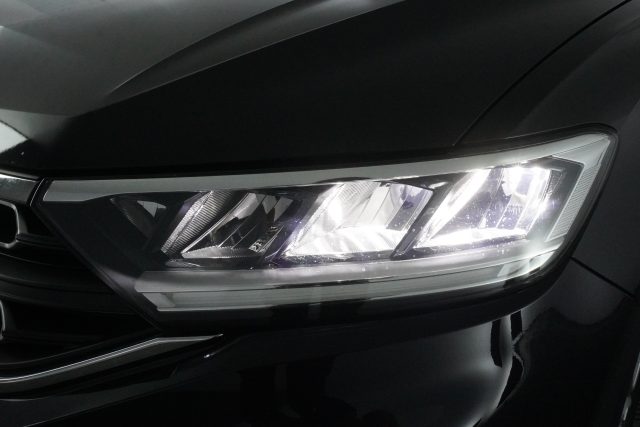 VOLKSWAGEN T-Roc usata 16