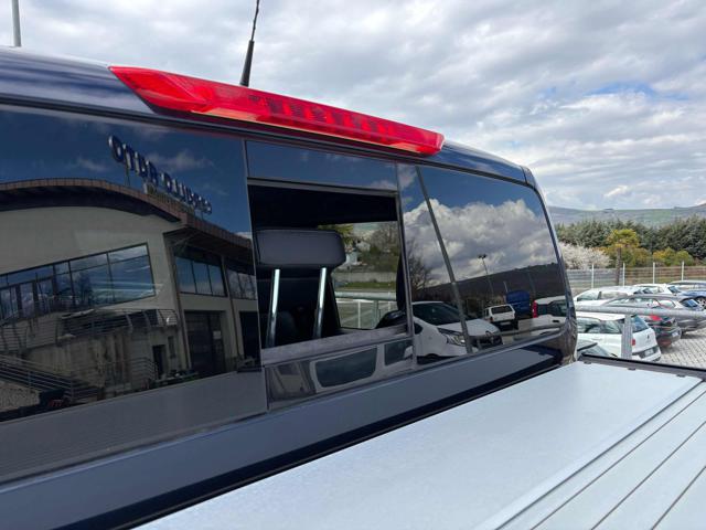 MERCEDES-BENZ X 250 usata, con Trazione integrale