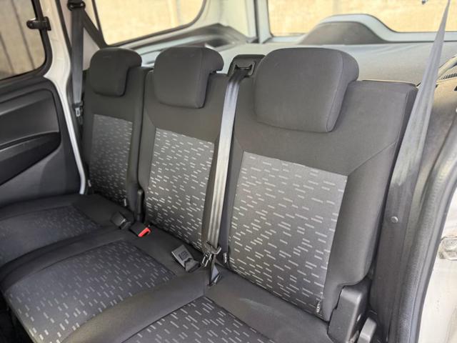 OPEL Combo usata, con Alzacristalli elettrici