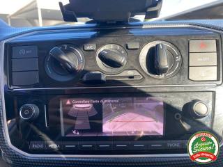 VOLKSWAGEN up! usata, con Luci diurne LED
