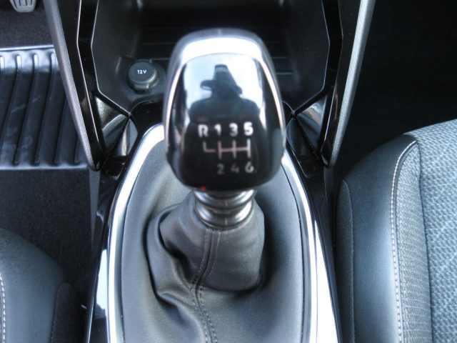 PEUGEOT 208 usata, con Sensori di parcheggio posteriori