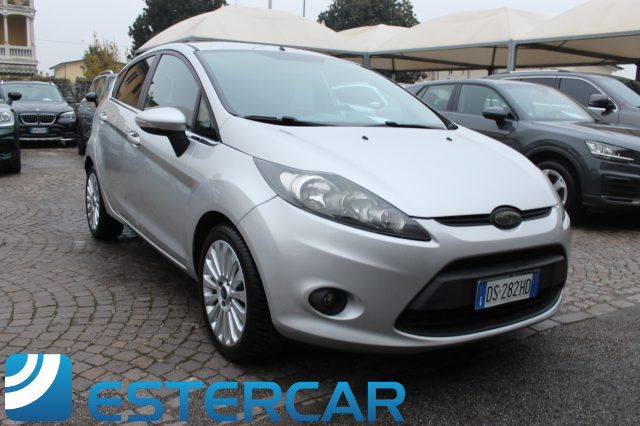 FORD Fiesta usata, con Autoradio