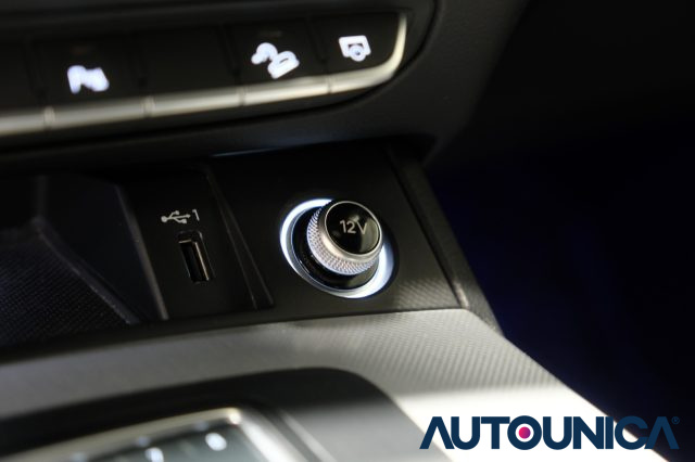 AUDI Q5 usata, con Sensori di parcheggio anteriori