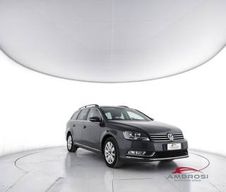 VOLKSWAGEN Passat usata 1