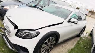 MERCEDES-BENZ E 220 usata, con Airbag laterali