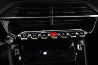 PEUGEOT 2008 usata 12
