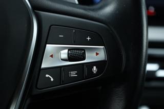 BMW 320 usata, con Fari LED