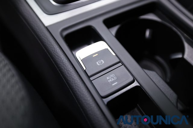 VOLKSWAGEN Golf usata, con Sensori di parcheggio posteriori