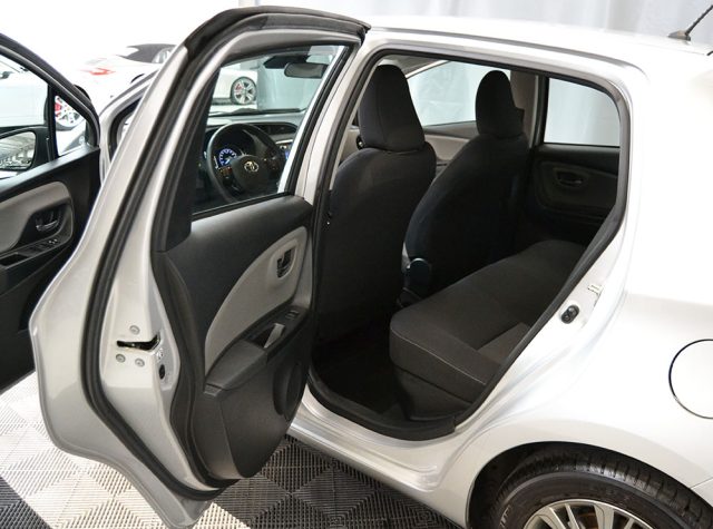 TOYOTA Yaris usata, con Airbag laterali