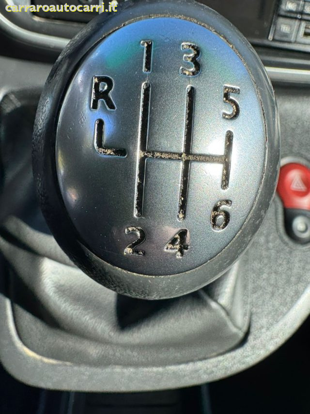 RENAULT Kangoo usata, con Sensori di parcheggio posteriori