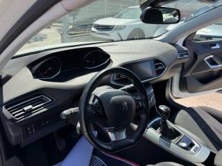 PEUGEOT 308 usata, con Fari Xenon