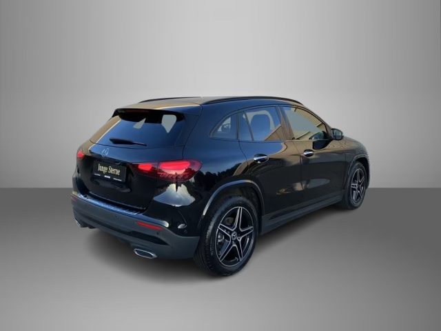MERCEDES-BENZ GLA 180 usata, con Airbag