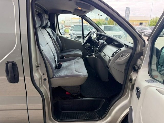 RENAULT Trafic usata, con Specchietti laterali elettrici