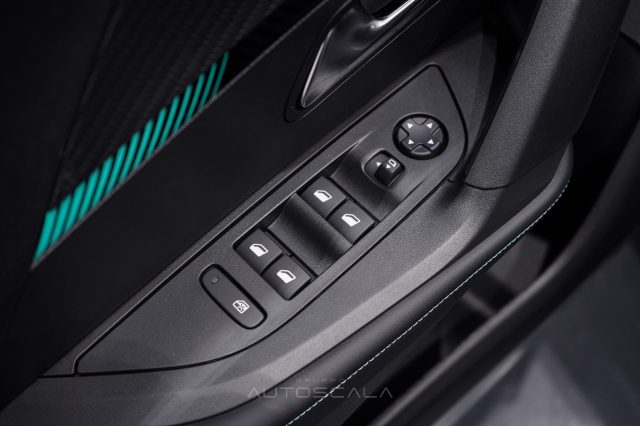 PEUGEOT 2008 usata, con Controllo trazione