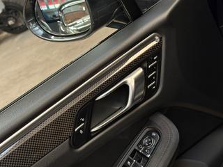 PORSCHE Macan usata, con USB