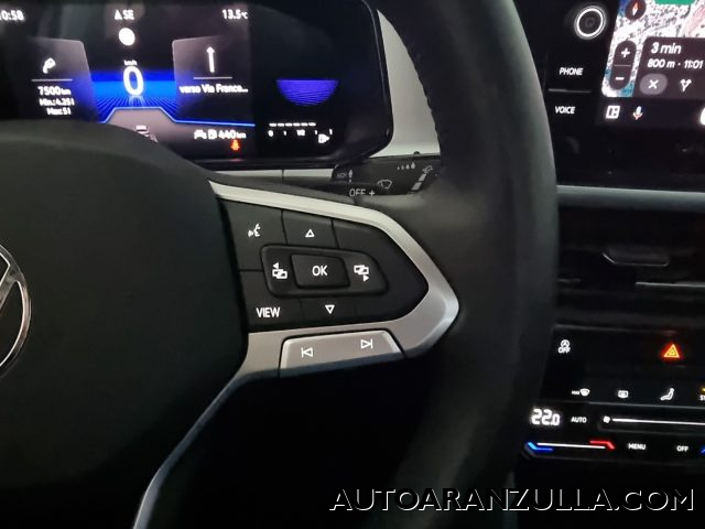 VOLKSWAGEN T-Roc usata, con USB
