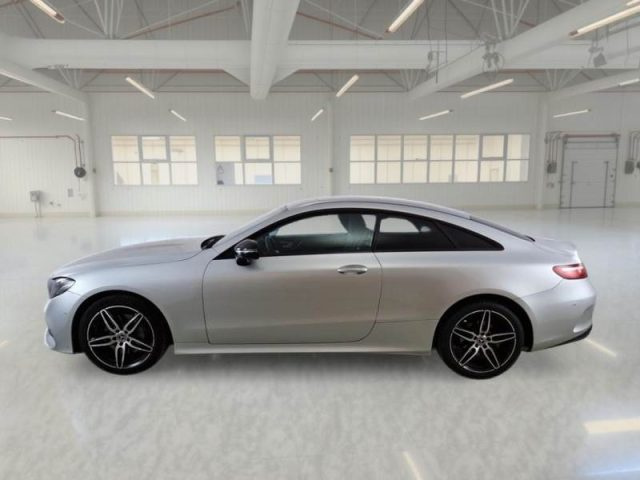 MERCEDES-BENZ E 220 usata, con Boardcomputer