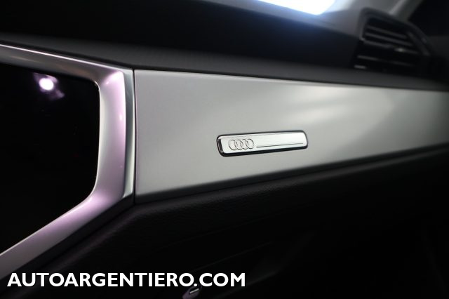 AUDI Q3 usata, con Sensori di parcheggio anteriori