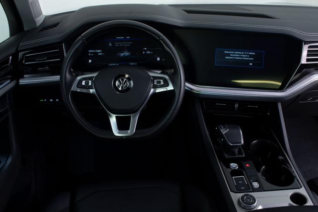 VOLKSWAGEN Touareg usata, con Cerchi in lega