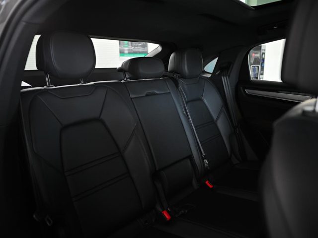 PORSCHE Cayenne usata, con Specchietti laterali elettrici