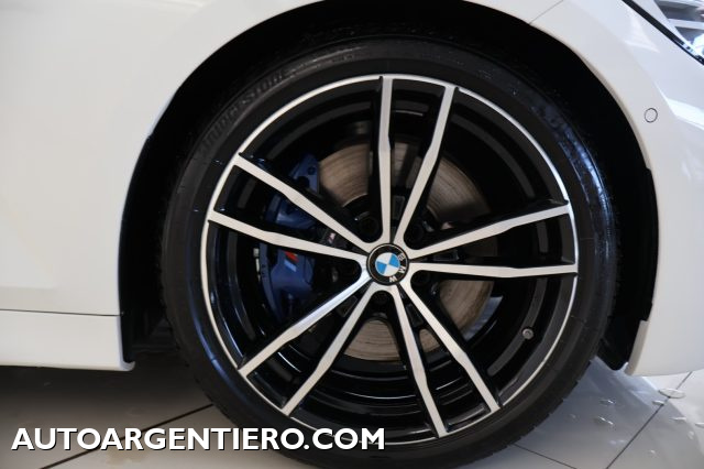 BMW 320 usata, con Fari full-led