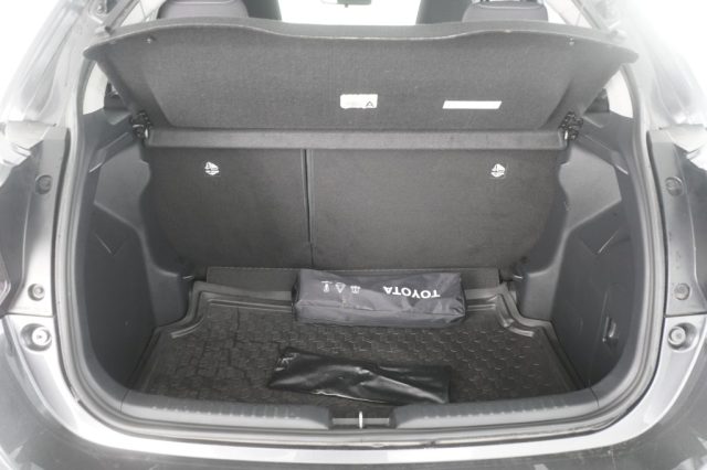 TOYOTA Yaris usata 5