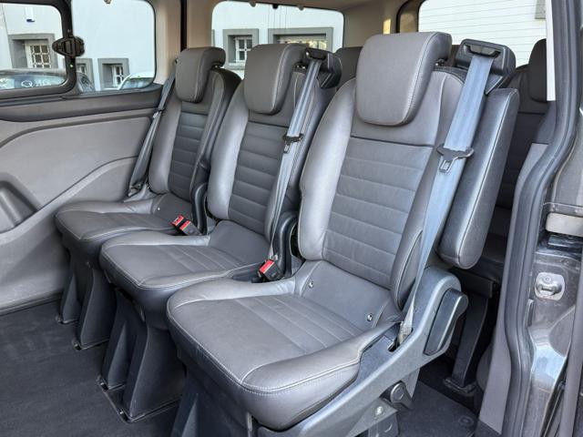 FORD Tourneo Custom usata, con Autoradio