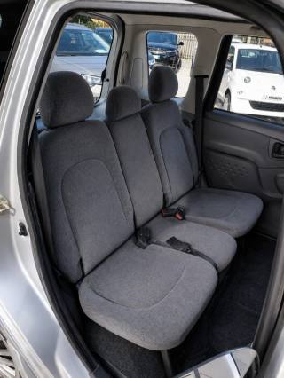 TOYOTA Yaris usata, con Volante in pelle