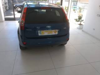 FORD Fiesta usata, con Autoradio